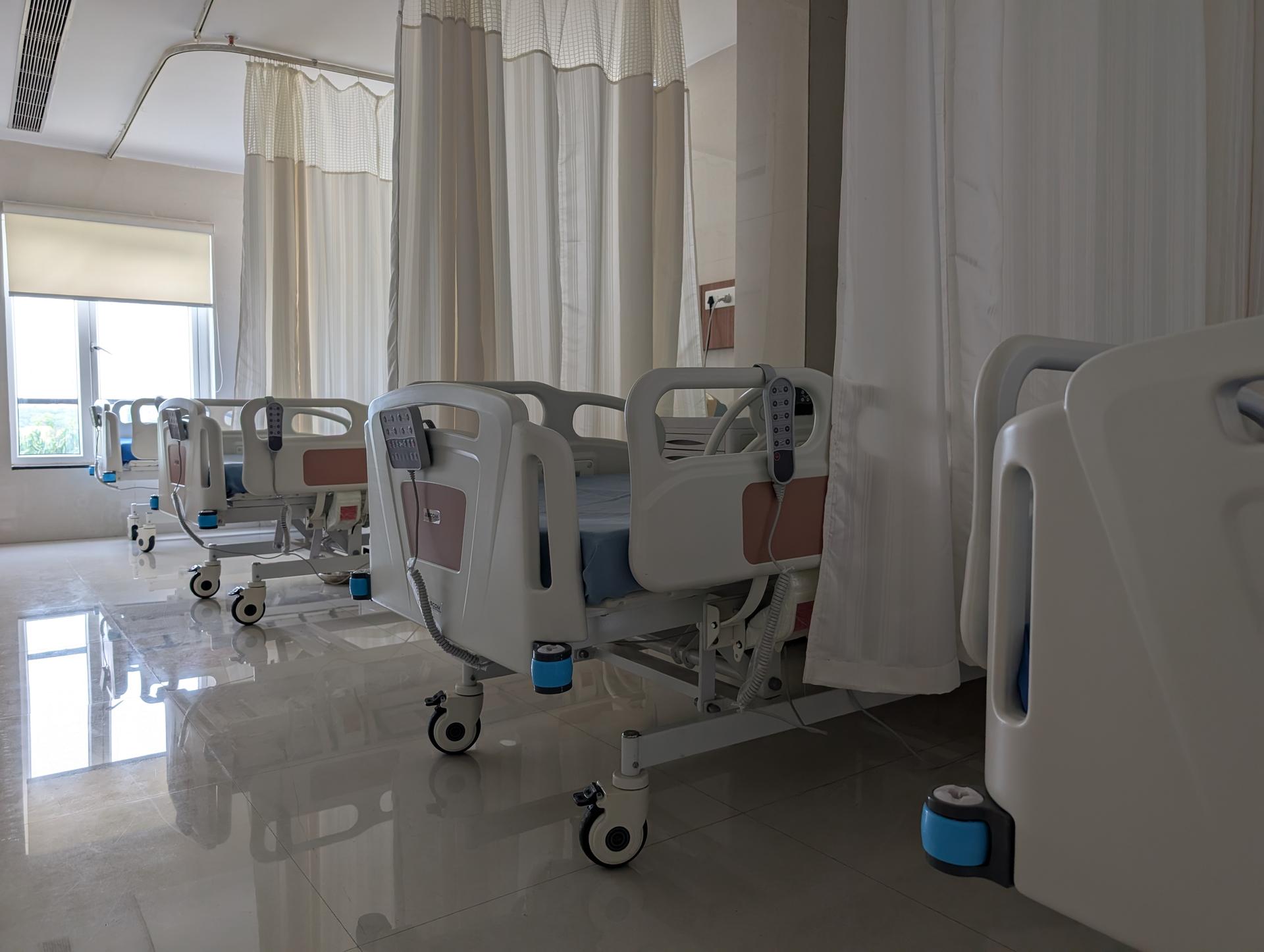 Intensive care unit with medical equipment